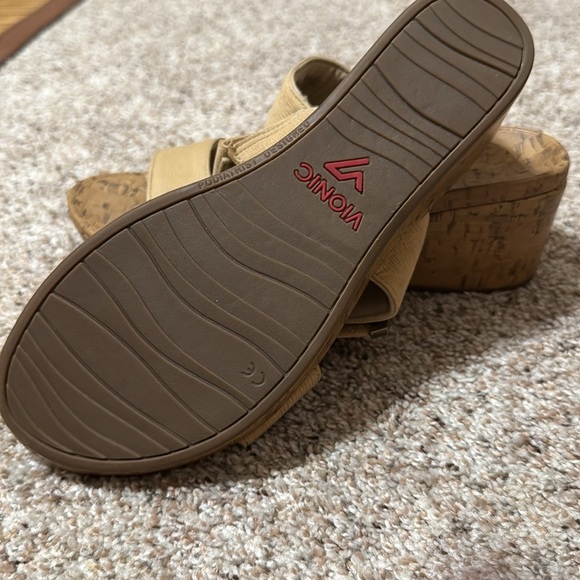Vionic Tan Cork Sandals - Picture 5 of 6